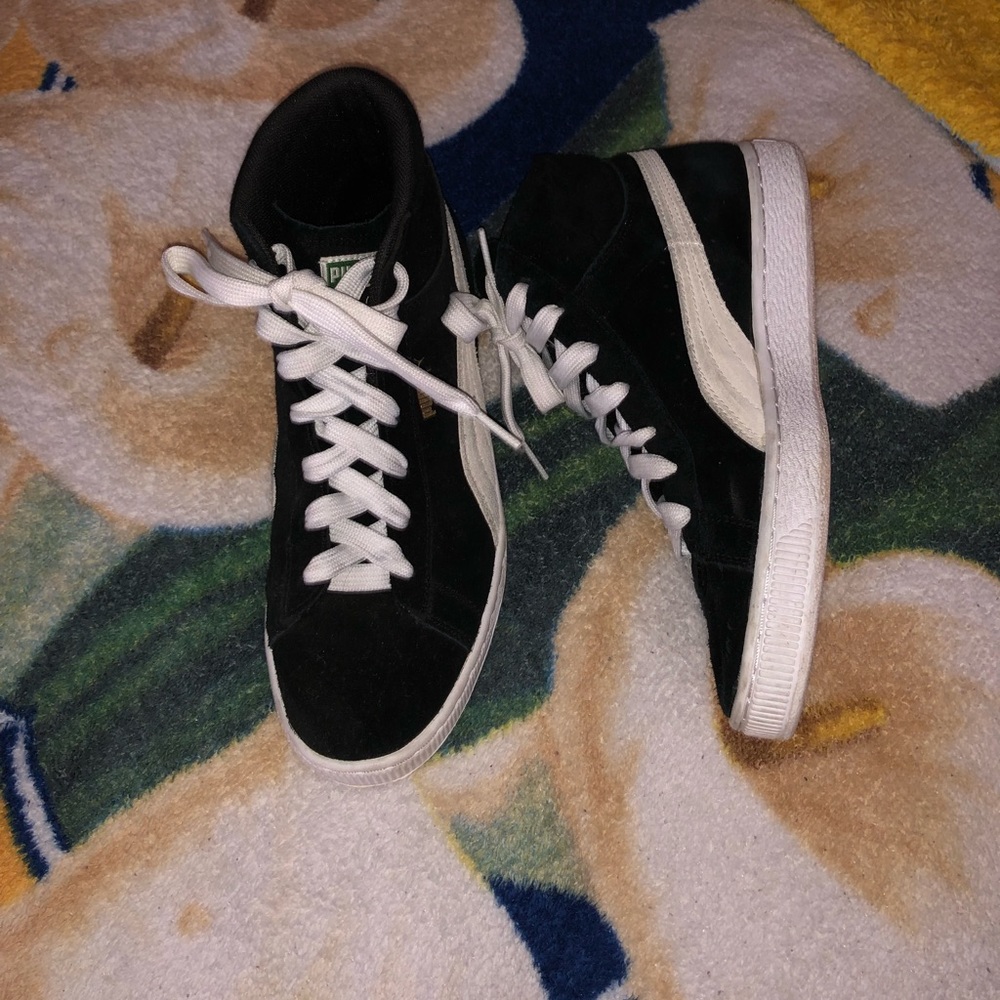 Pumas suede size 7